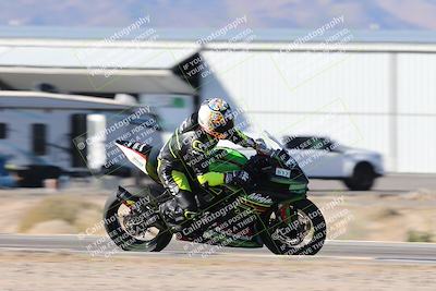 media/Dec-04-2025-Racers Edge (Thu) [[5ebc9f124d]]/3-B Group/5-Session 2 Turn 2 inside Speed Pans/